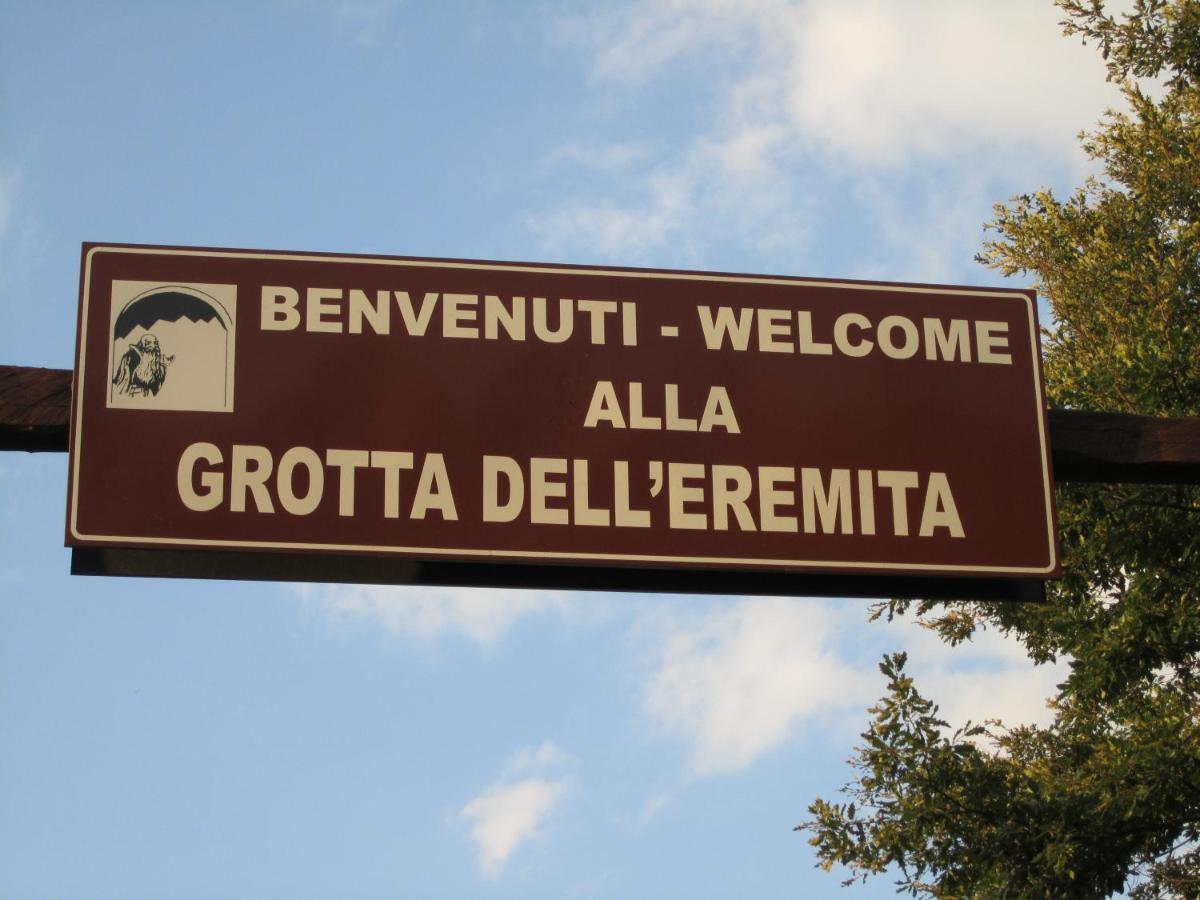 Agriturismo Grotta Dell'Eremita Albano di Lucania Buitenkant foto