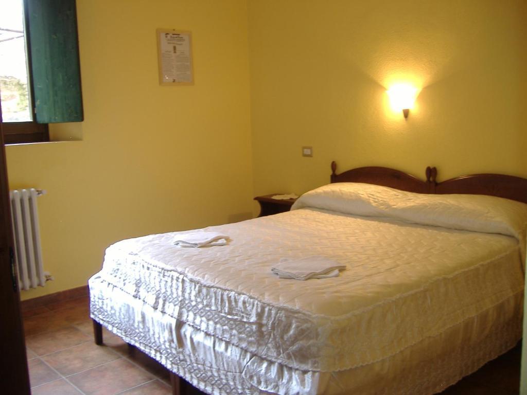 Agriturismo Grotta Dell'Eremita Albano di Lucania Kamer foto